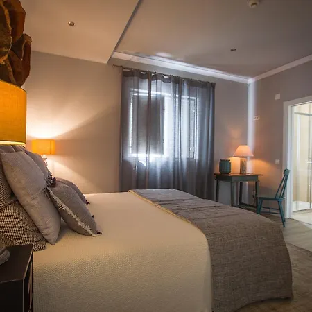 Quinta Da Torre - Casas De Campo Couette-café Alenquer