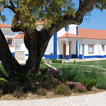 Bed & Breakfast Quinta Da Torre - Casas De Campo *